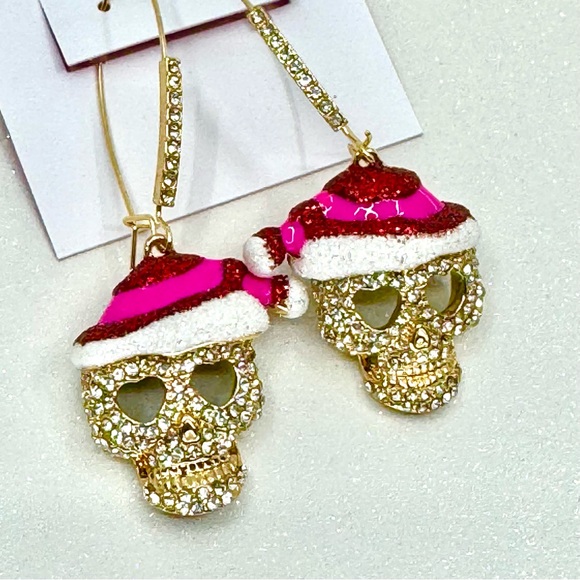 Betsey Johnson ‘Betseys Holiday’ Santa Skull Sz 7 & Earrings Set NWT! - Picture 3 of 16